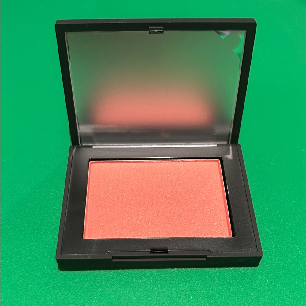 NARS Blush Compact - Black and White - Picture 5 of 5